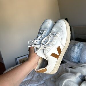 Vejas Sneakers